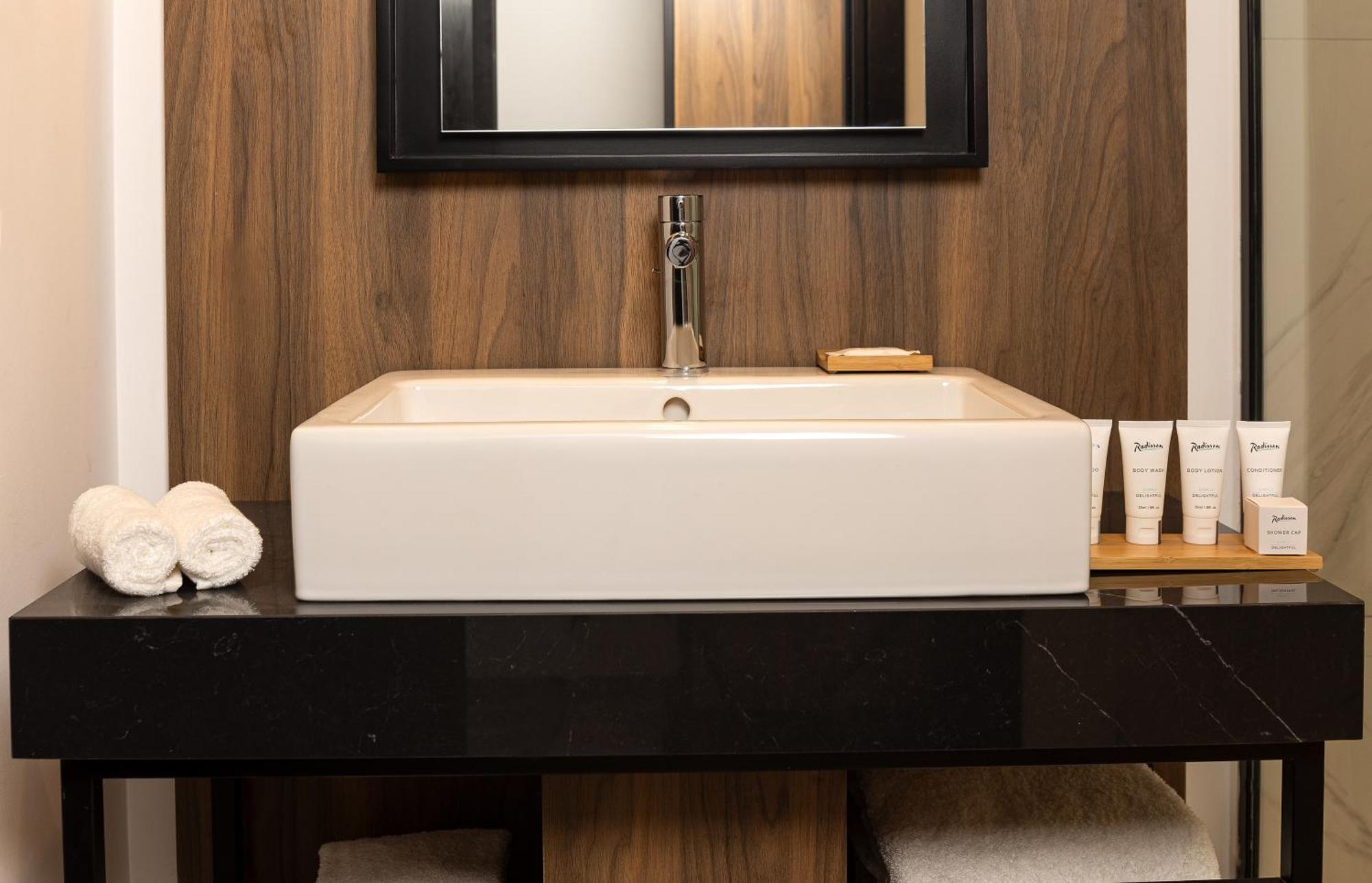 Radisson Hotel Tunis, City Center Ngoại thất bức ảnh